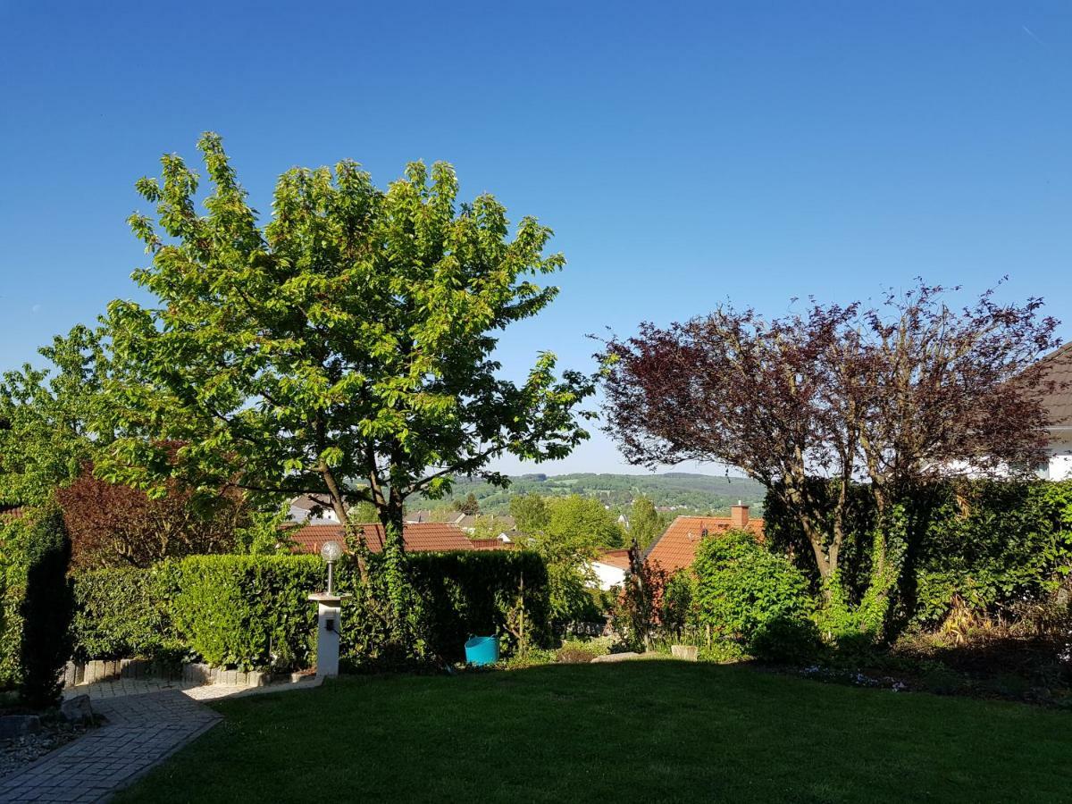 Ferienwohnung Am Betzelhuebel Ottweiler Bagian luar foto